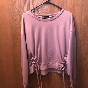 Lilac sweater with laced string